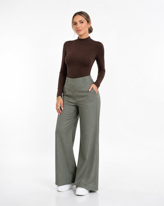 Modelo 1080x1350: 011-bodysuit-cafe-cuello-alto.jpg
