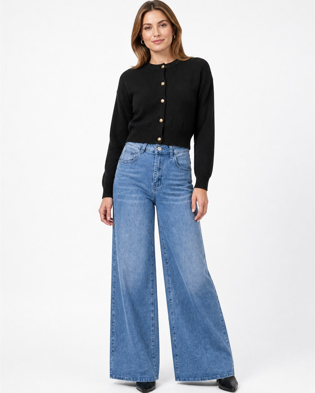 Modelo 1080x1350: 016-cardigan-punto-negro-botones-dorados-y2k.jpg