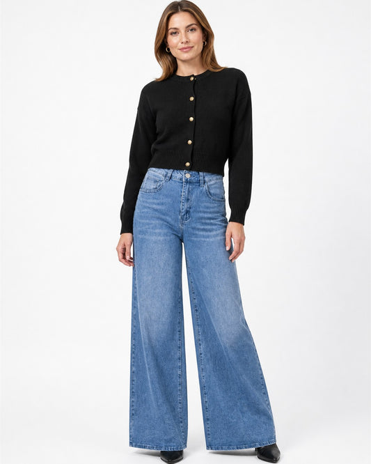 Modelo 1080x1350: 016-cardigan-punto-negro-botones-dorados-y2k.jpg