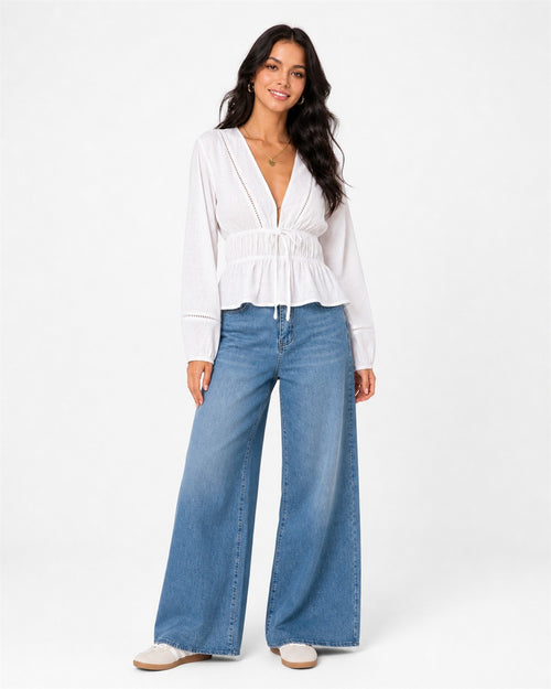 Modelo 1080x1350: 038-poeselle-blusa-algodon-blanca-bohemia-escote-v.jpg