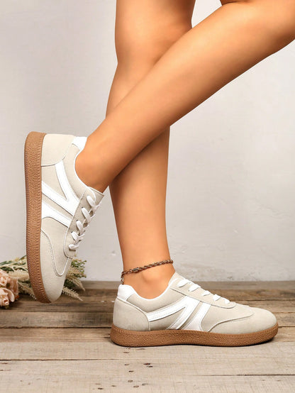 Zapatillas Vintage Estilo Alemán - Blancas